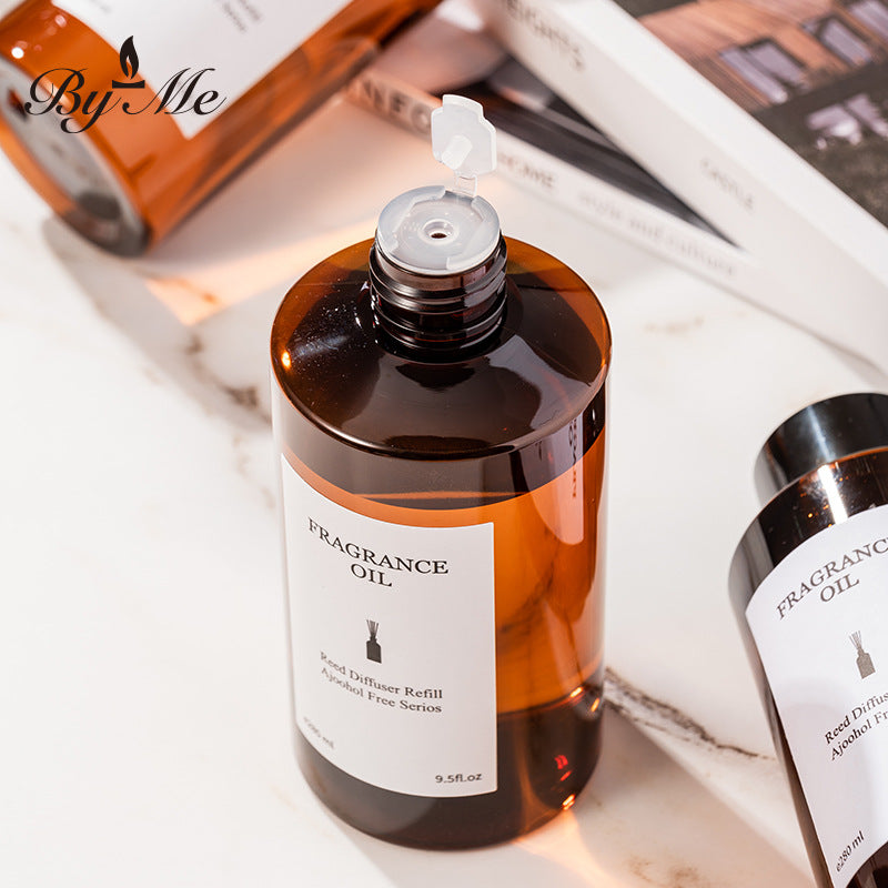 Hotel flameless aromatherapy essential oil refill liquid, home bedroom premium fragrance diffuser, perfume ornament.